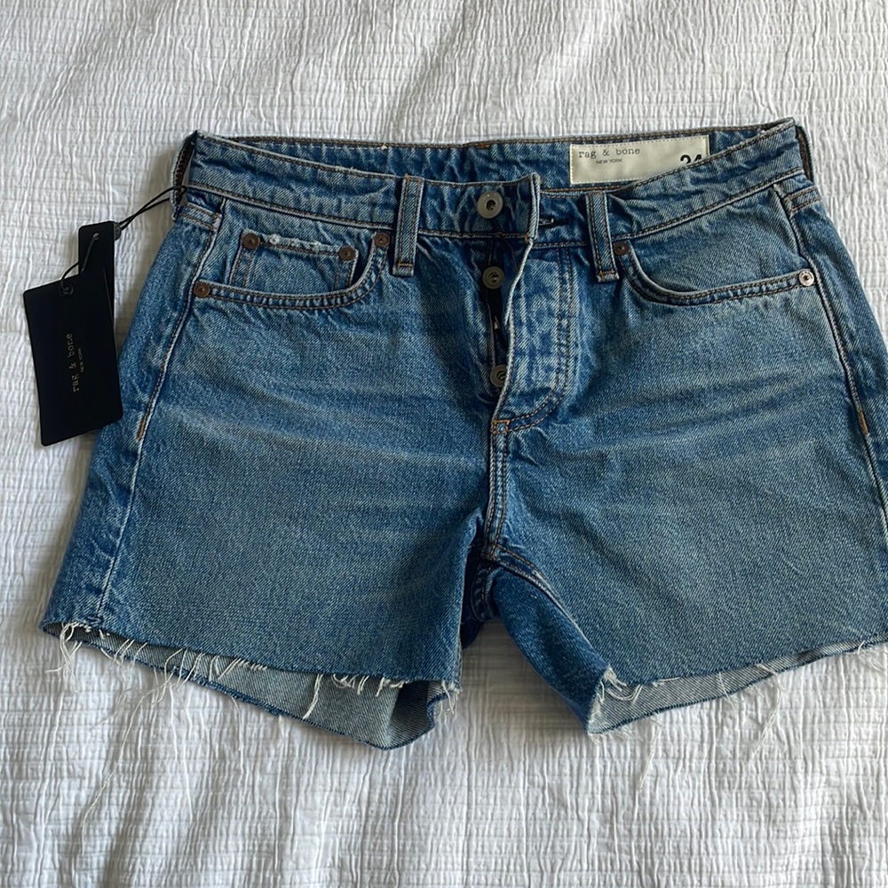 Low rise short
